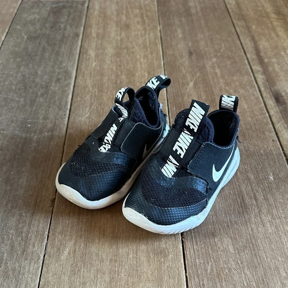 Nike Black and white sneakers size 5C